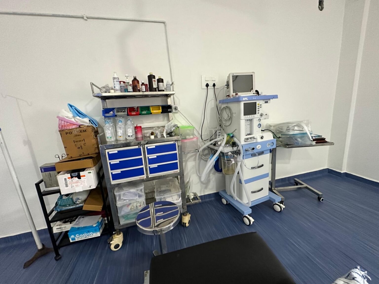 well equipped emergency room in Asra hospital Venkatagirikota